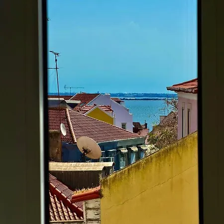 Alfama 2 *