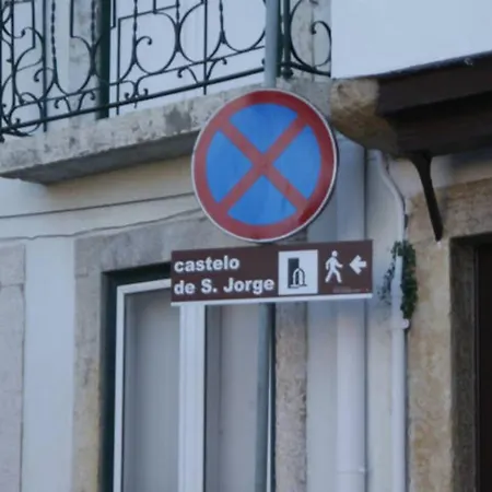 Alfama 2 *