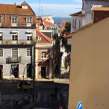 Alfama 2 Apartamento *